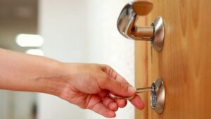 How Locksmith Services Can Help You Make Additional Keys and Open Locks