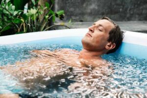 Benefits of Hot and Cold Water Baths